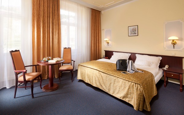 Excelsior room1balcony.jpg